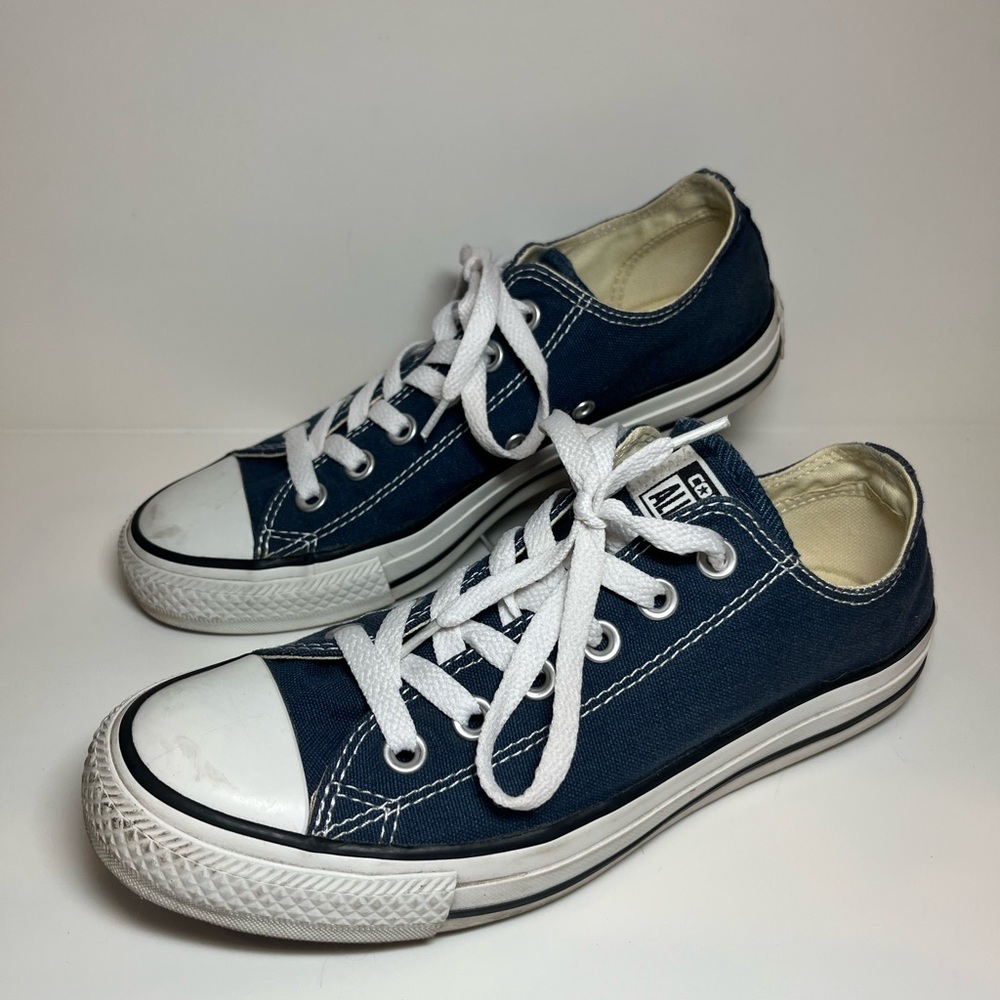 Converse Chuck Taylor All Star Ox Navy - Pre-Owned, Women's Size 7 M9697